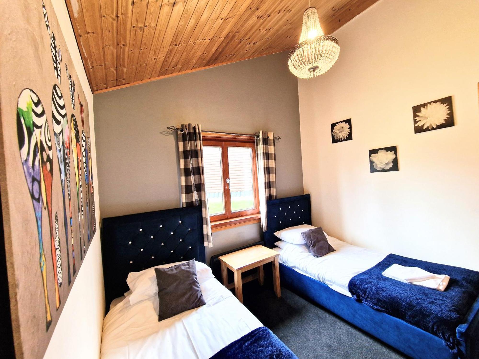 Kingfisher Lodge-huntersmoon -warminster-longleat-bath